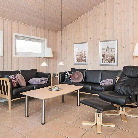 6 Person Holiday In Oksb L بيت للعطل